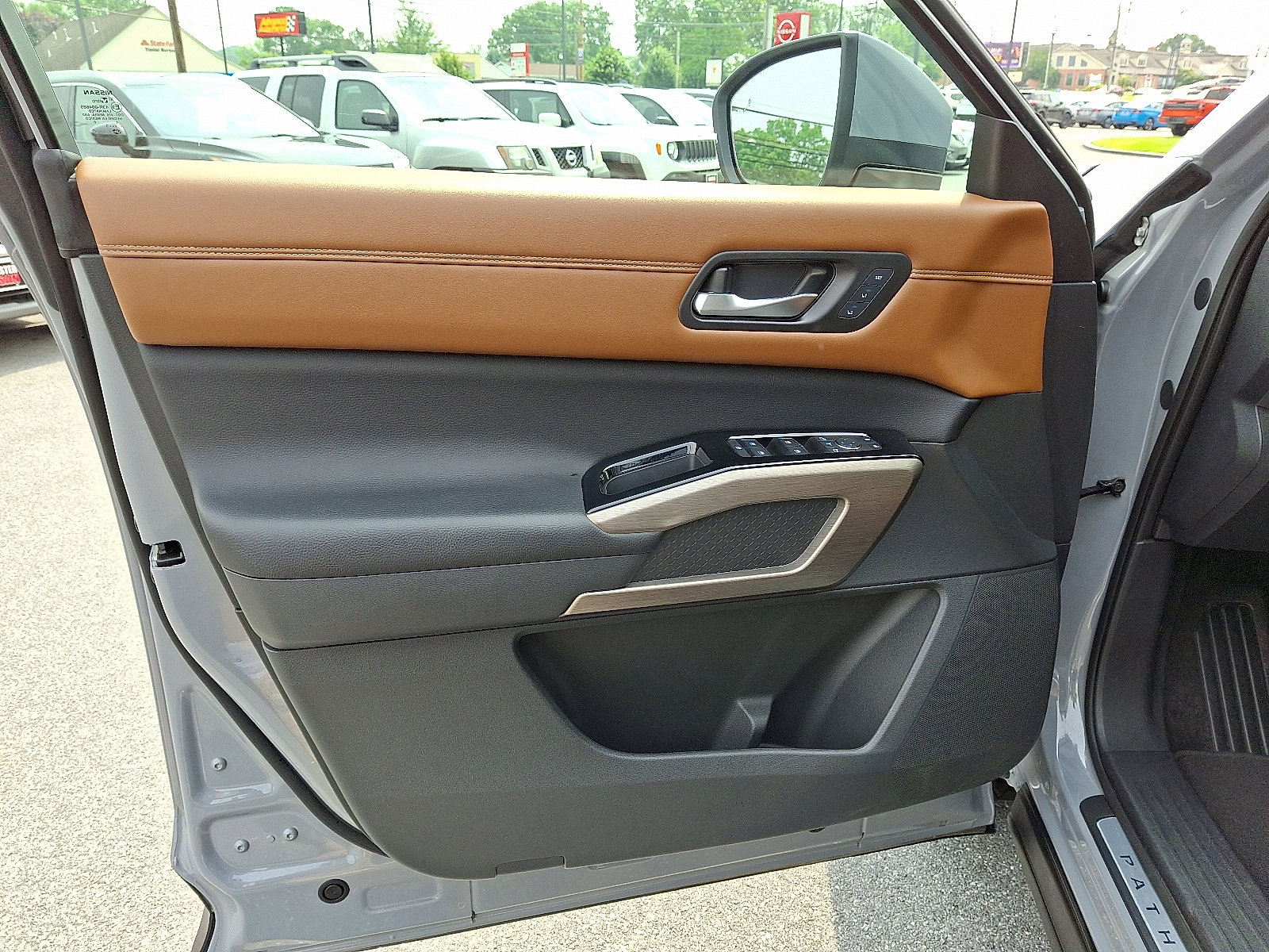 2023 Nissan Pathfinder Platinum - Photo 14