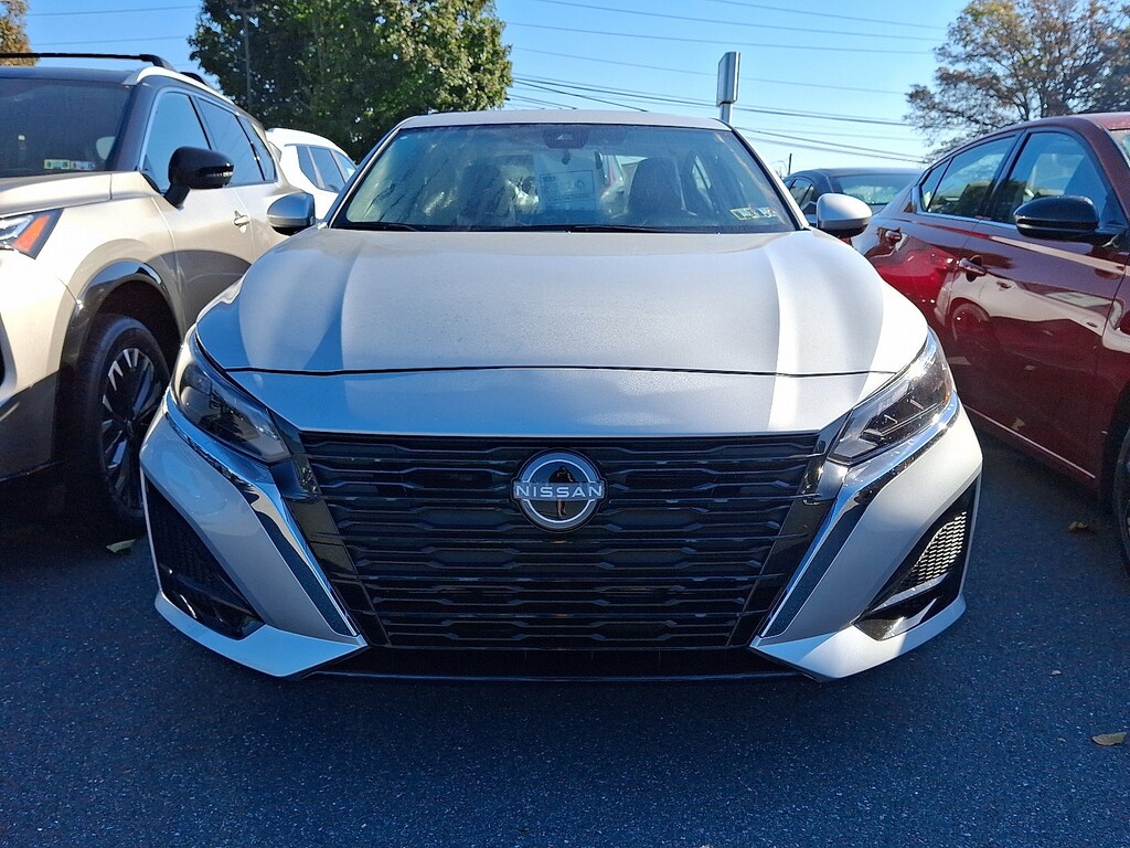 New 2025 Nissan Altima SV Sedan