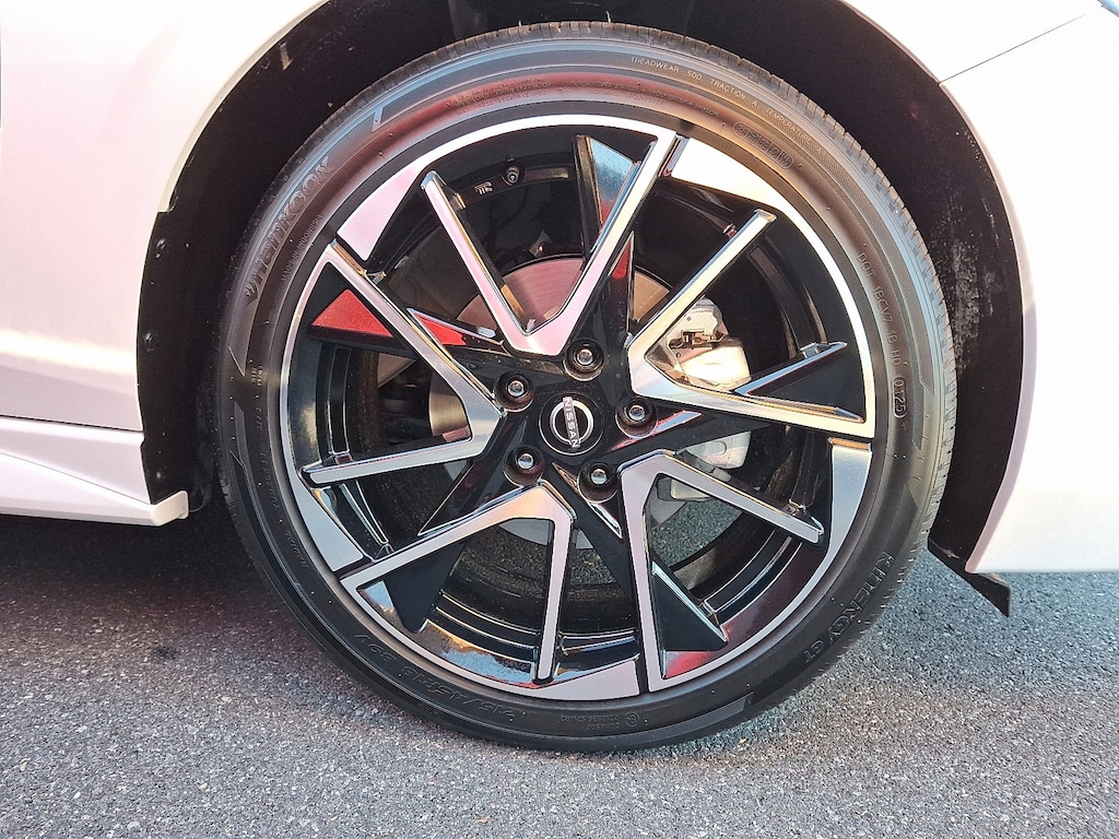 New 2025 Nissan Sentra SR Sedan