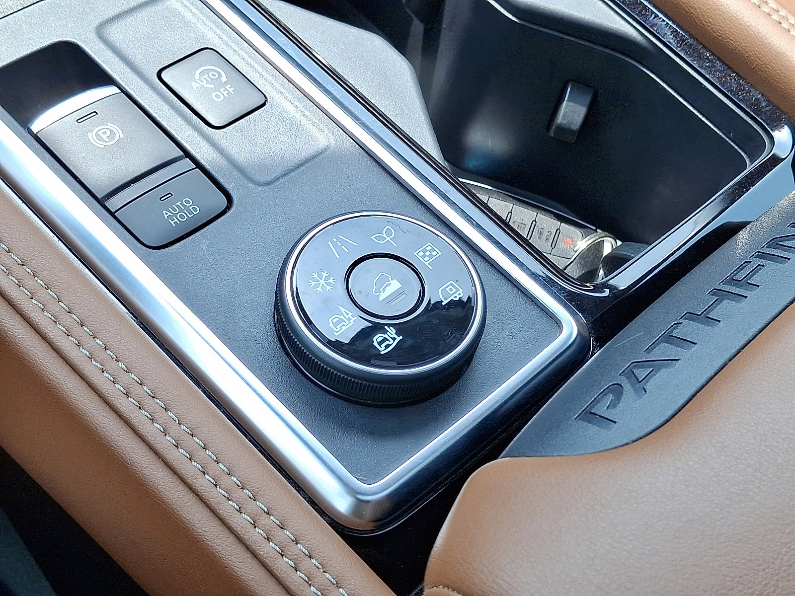 2023 Nissan Pathfinder Platinum - Photo 18