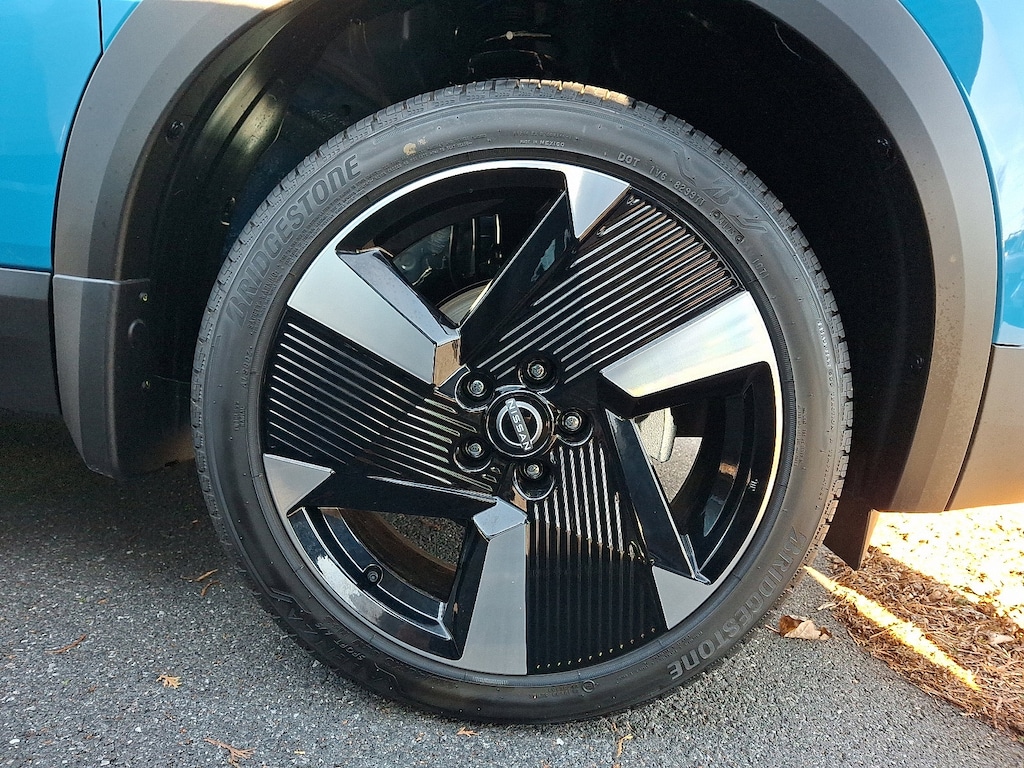 New 2026 Nissan Kicks SR SUV