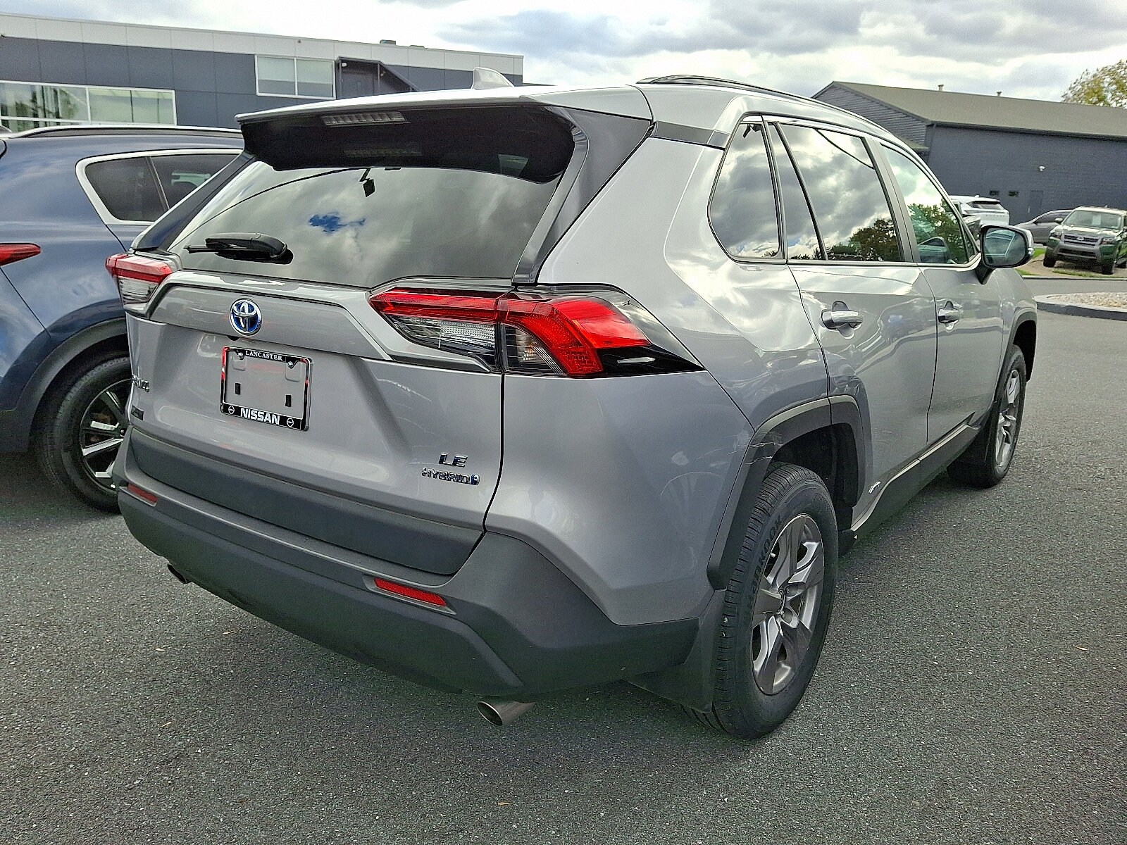 2022 Toyota RAV4 Hybrid LE photo 3