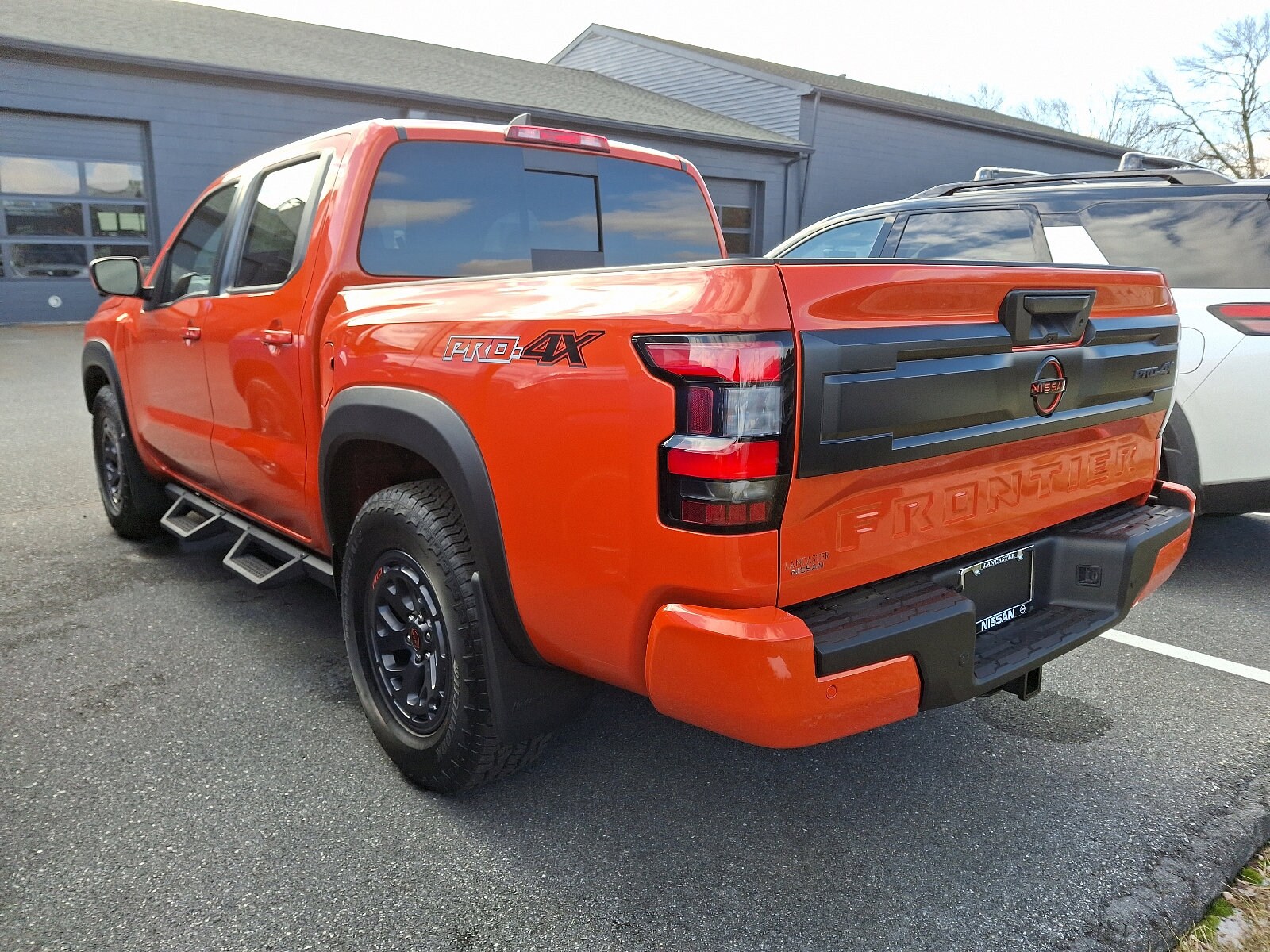 2025 Nissan Frontier PRO-4X photo 3