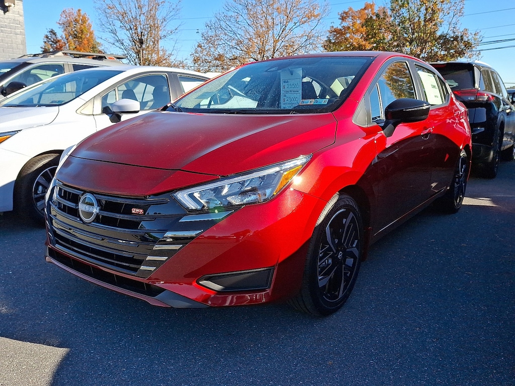 New 2025 Nissan Versa 1.6 SR Sedan