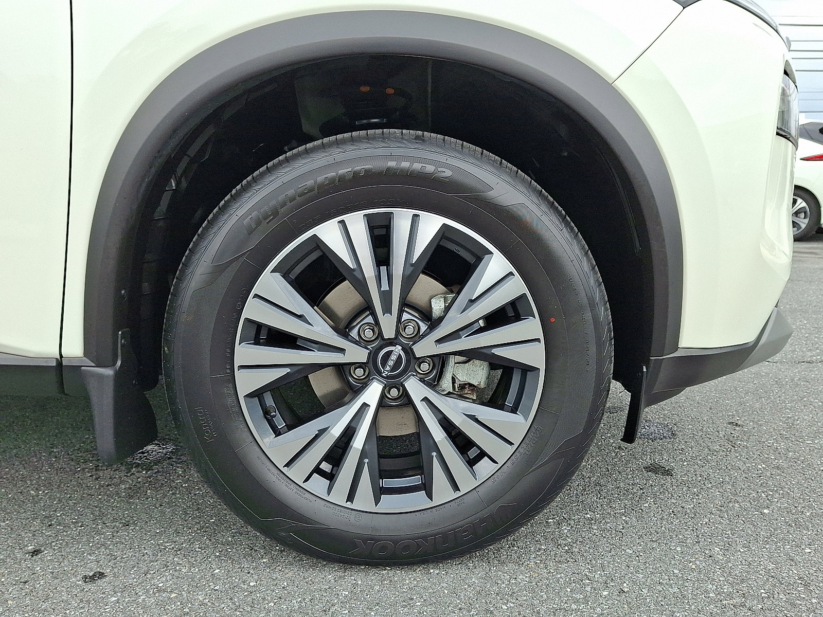 2023 Nissan Rogue SV - Photo 9
