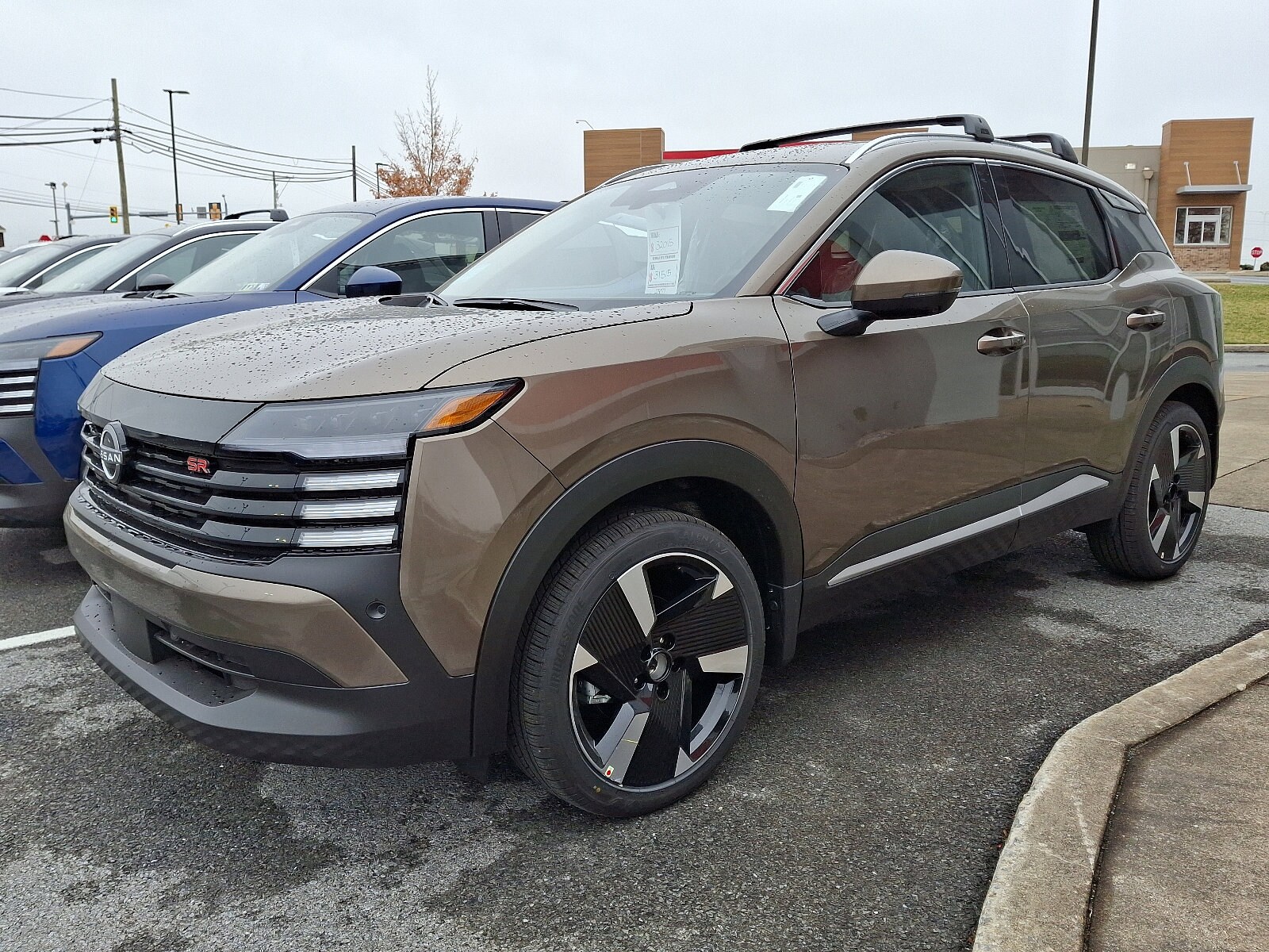 2025 Nissan Kicks SR photo 3