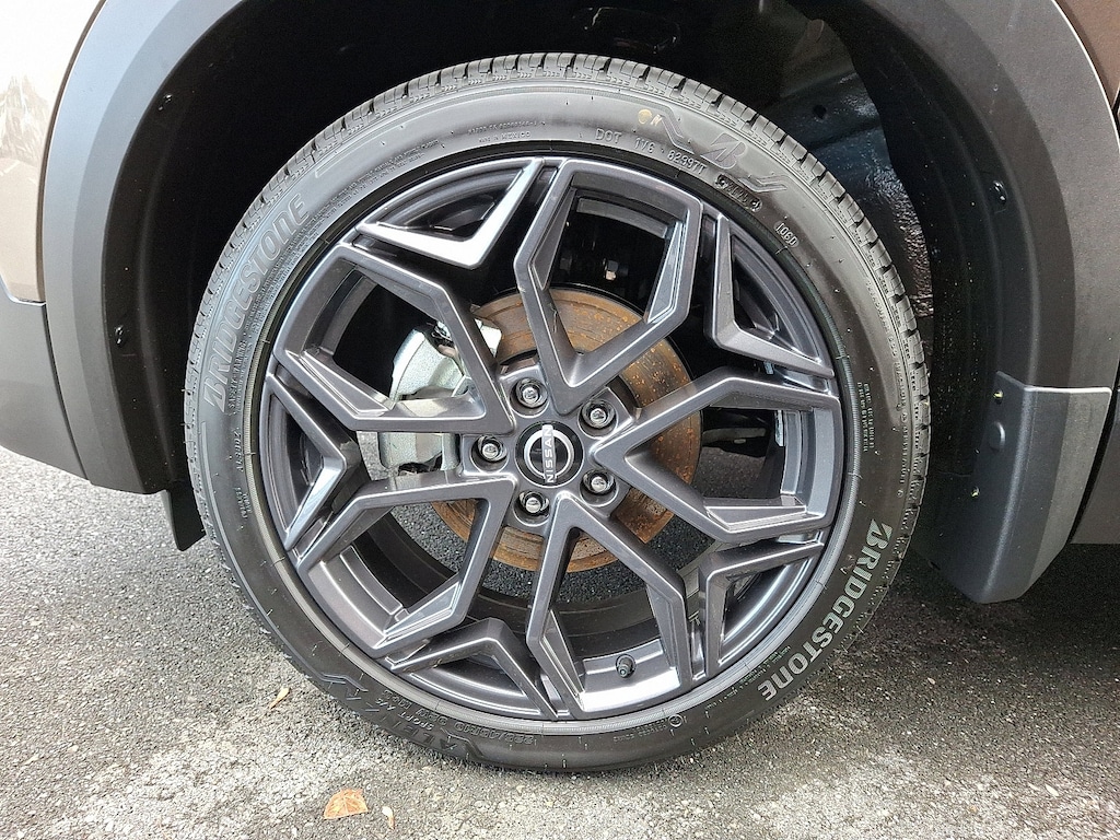 New 2026 Nissan Kicks SR SUV