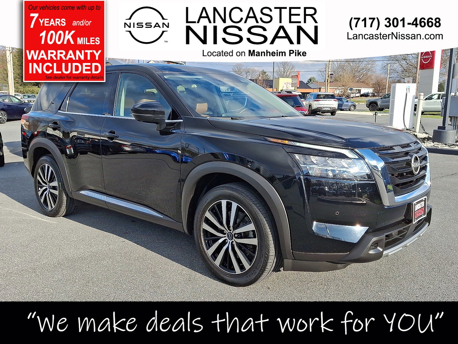 2023 Nissan Pathfinder Platinum's photo