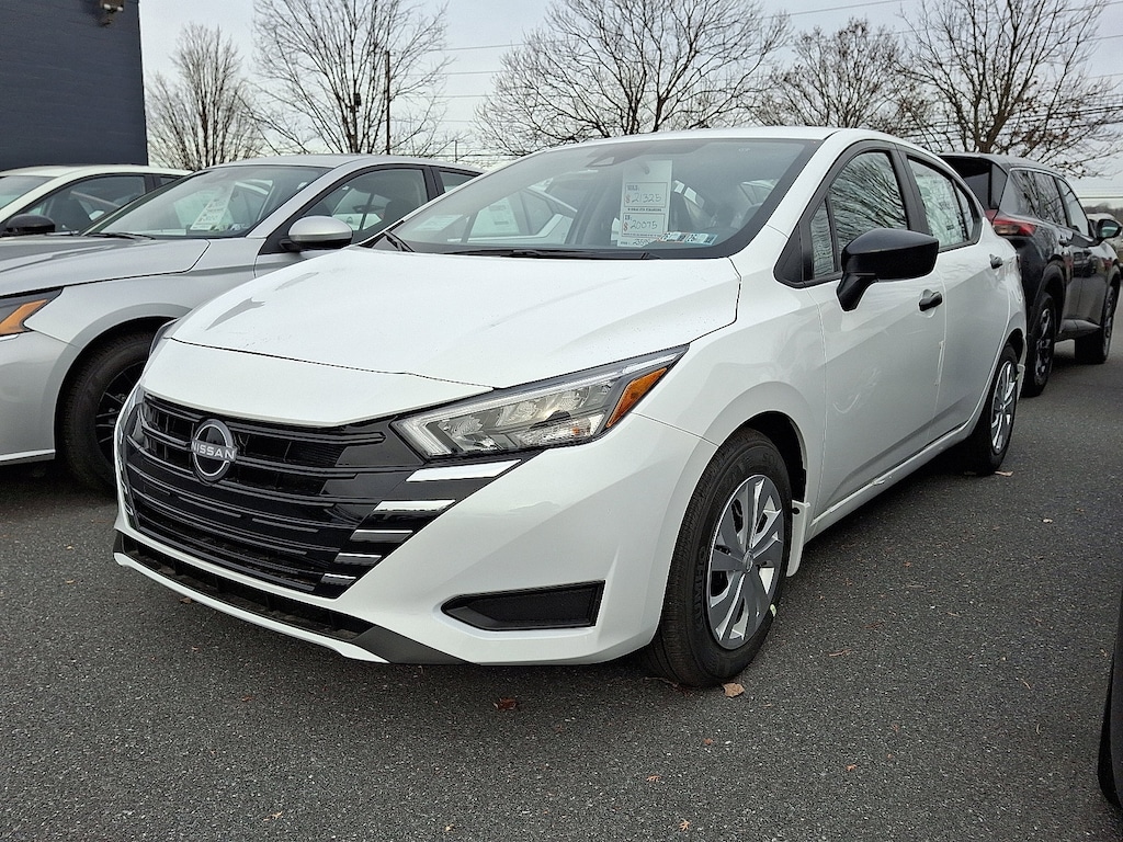 New 2025 Nissan Versa 1.6 S Sedan