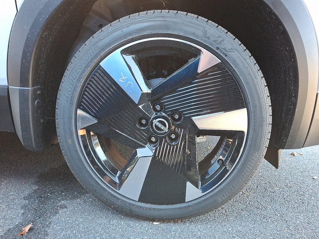 New 2026 Nissan Kicks SR SUV