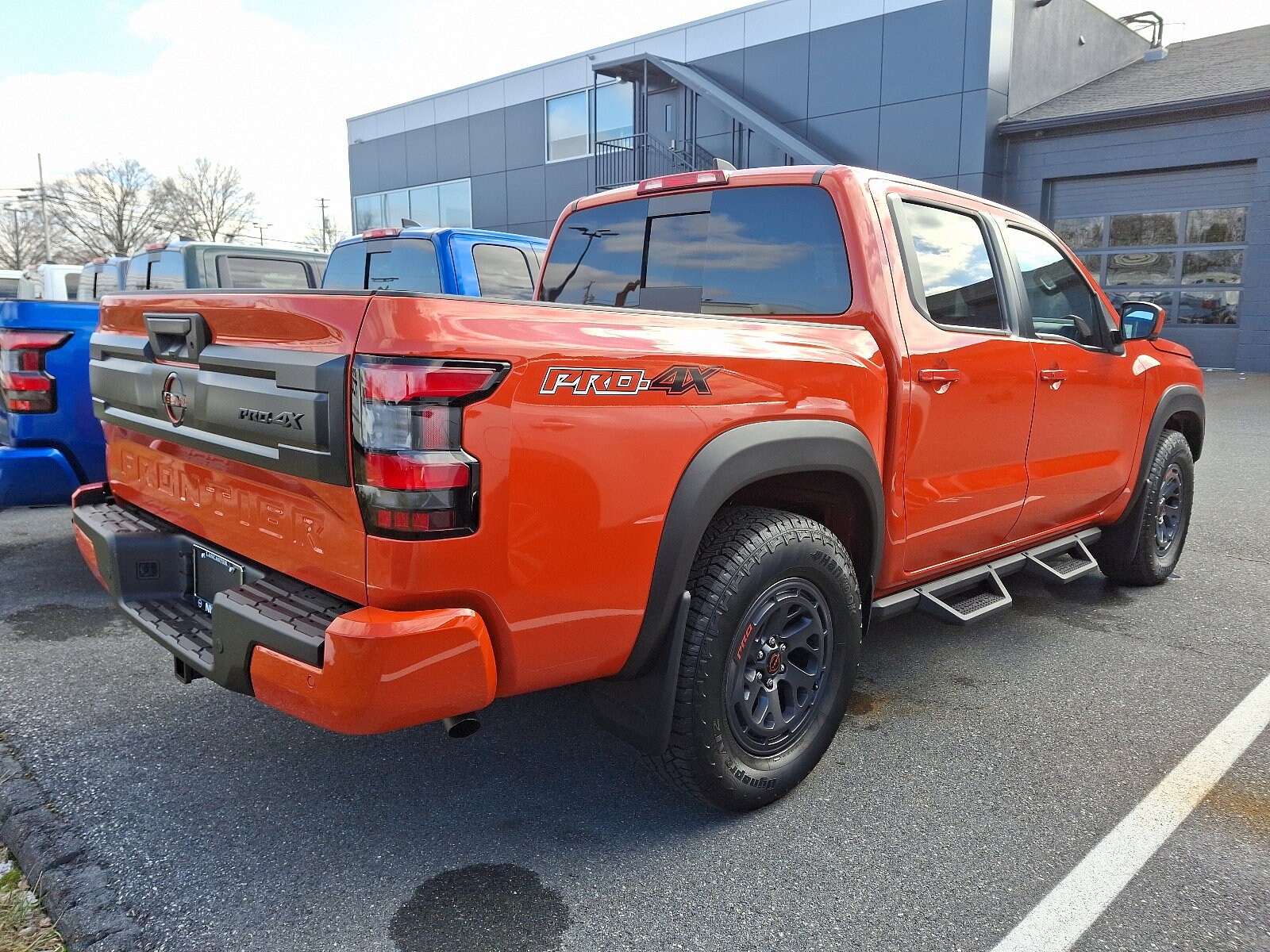 2025 Nissan Frontier PRO-4X photo 4