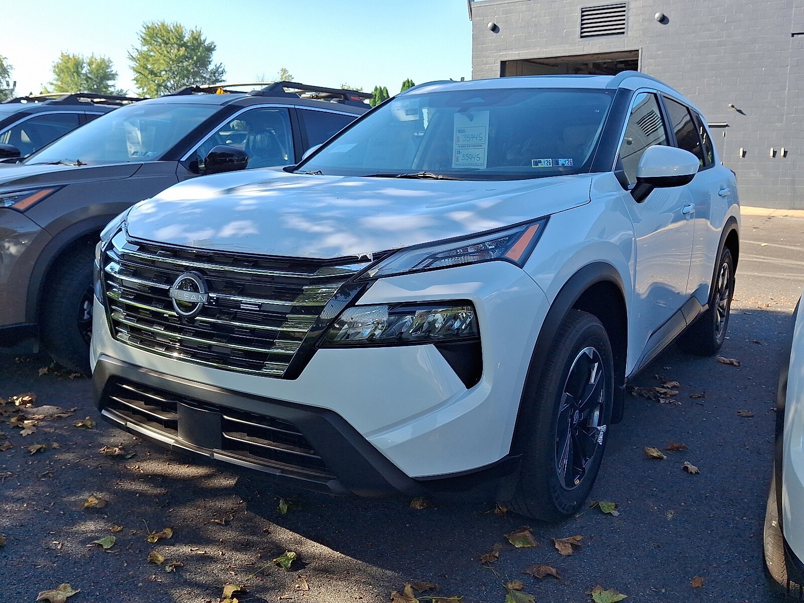 2026 Nissan Rogue SV photo 2