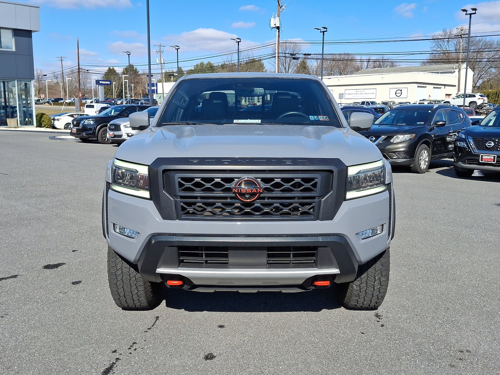 2022 Nissan Frontier PRO-4X photo 2