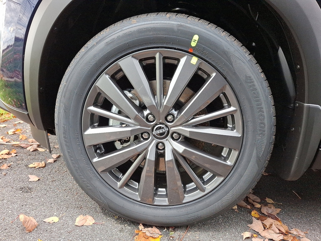 New 2025 Nissan Pathfinder SL SUV