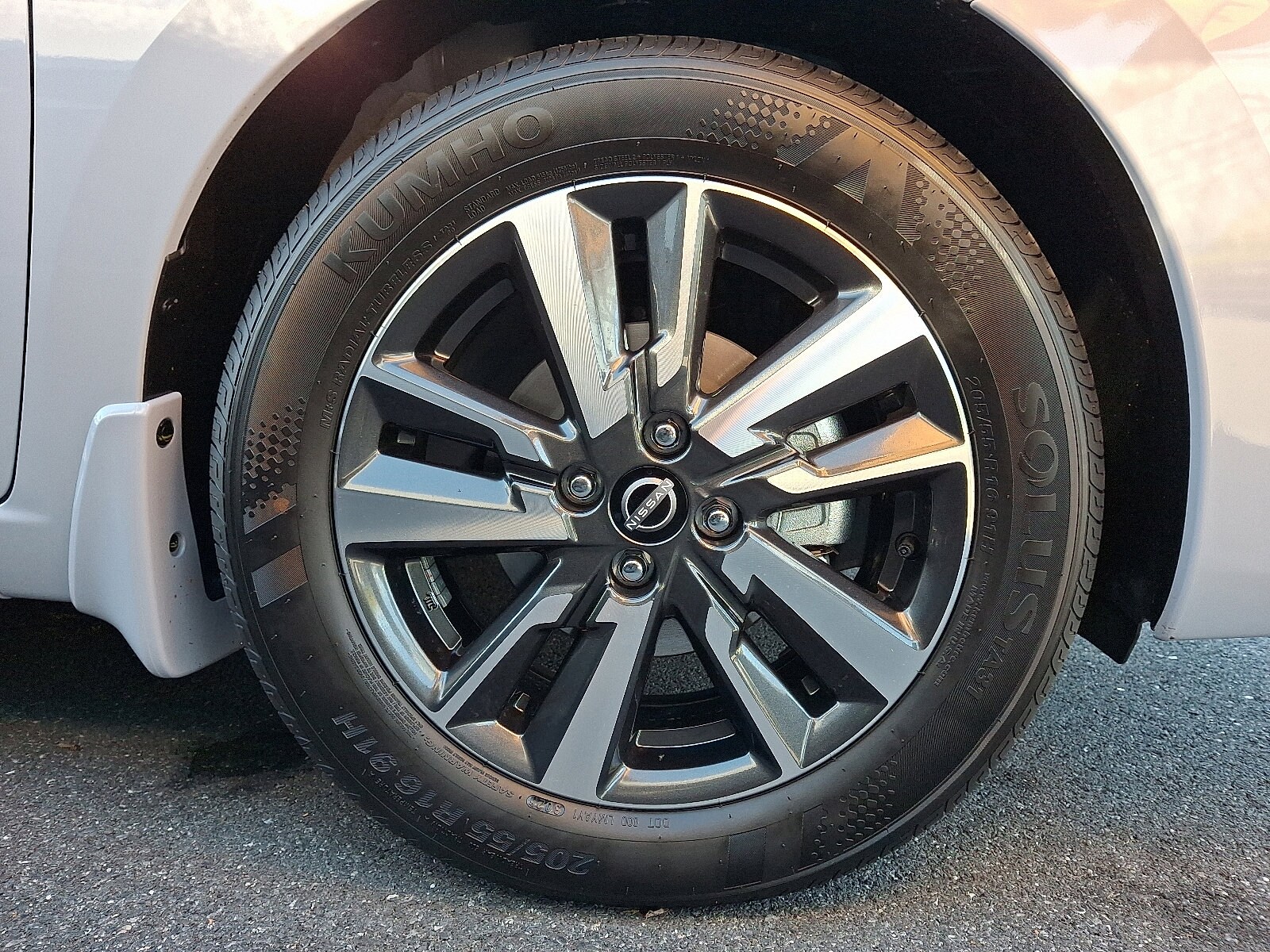 2025 Nissan Versa 1.6 SV photo 4