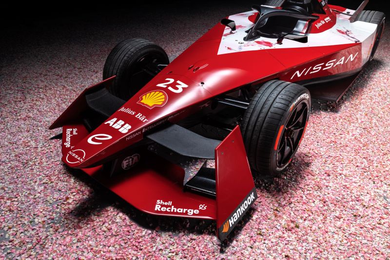  El equipo de Fórmula E de Nissan presenta un llamativo diseño de flor de cerezo para la temporada 9 |  Nissan de la línea principal