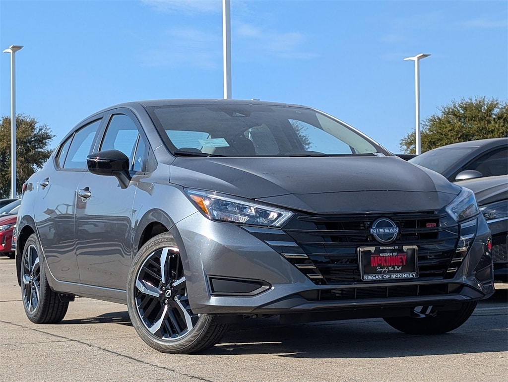 New 2025 Nissan Versa 1.6 SR Sedan