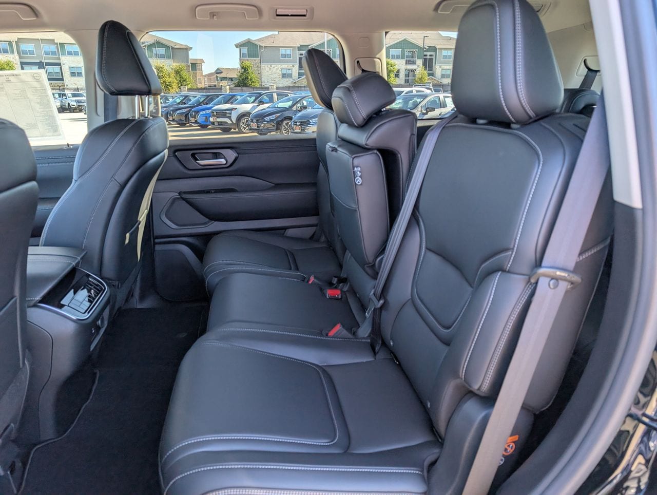 2026 Nissan Armada SV - Photo 19