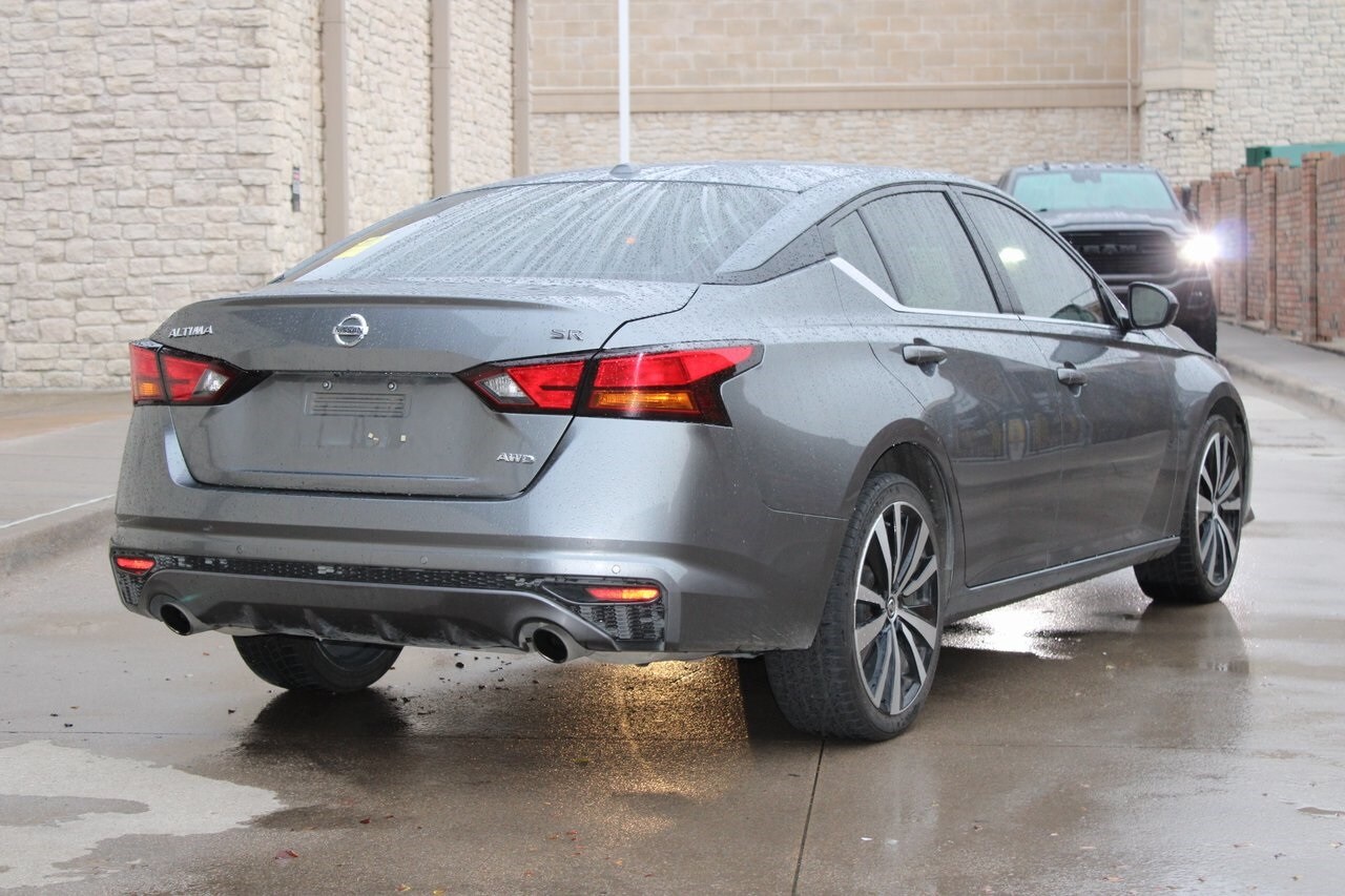 2020 Nissan Altima 2.5 SR photo 3