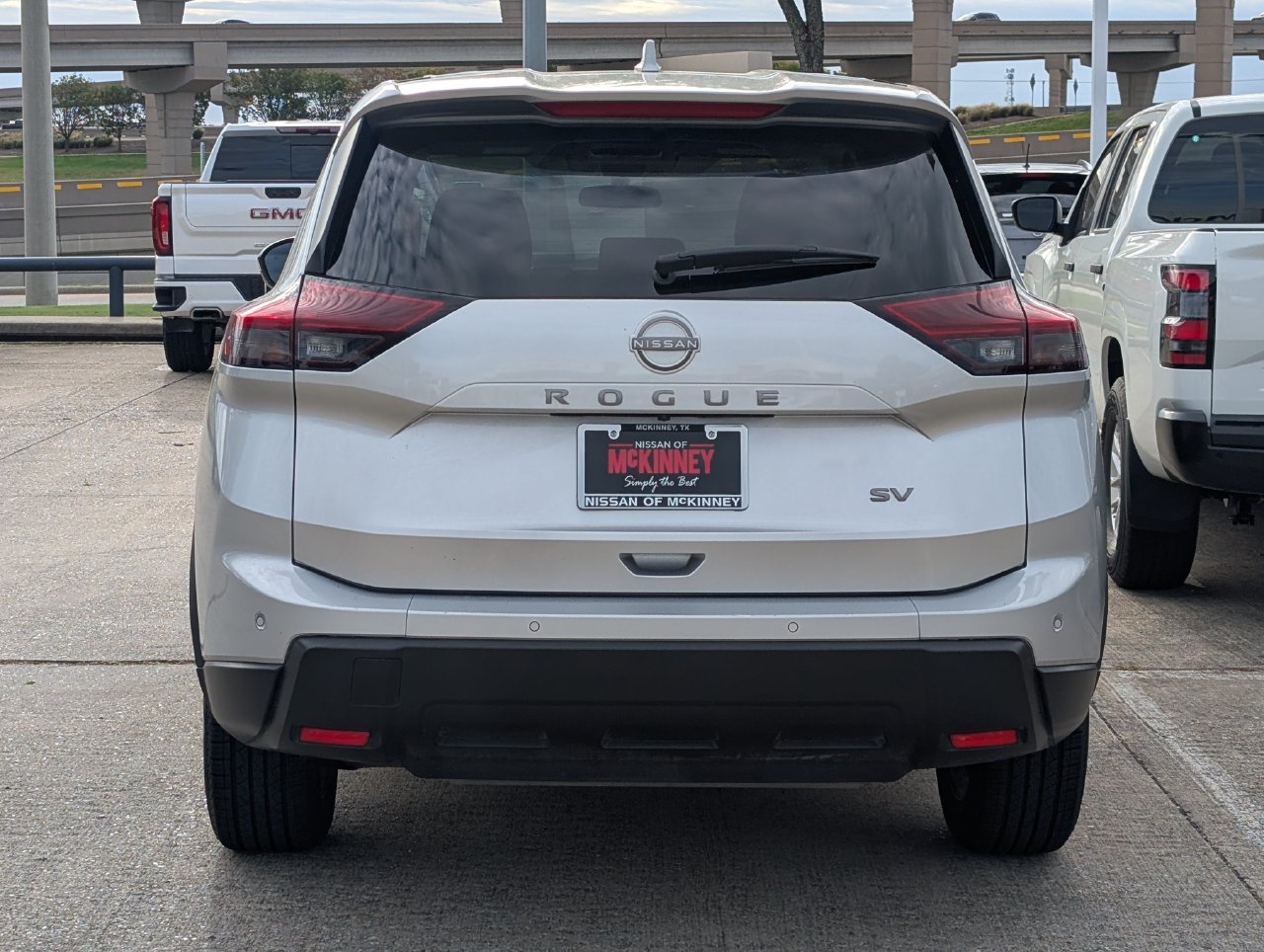 2024 Nissan Rogue SV thumbnail 5