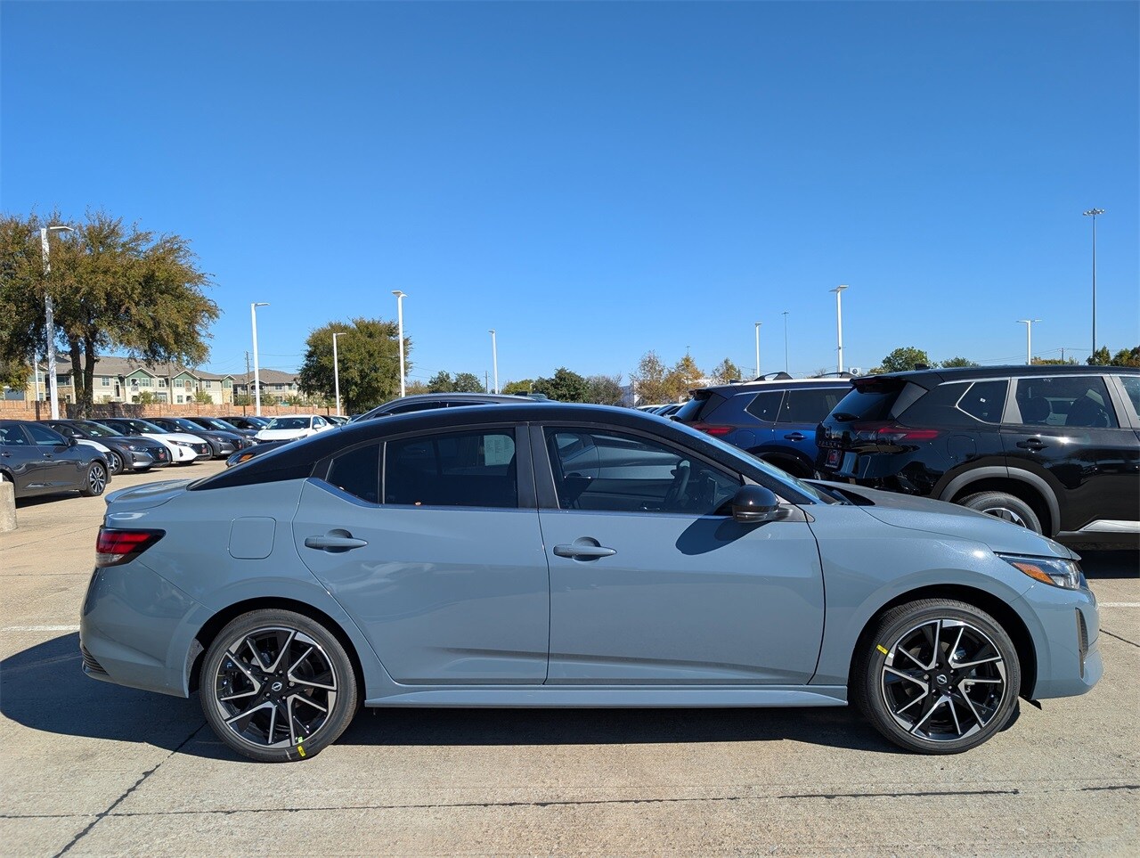 2025 Nissan Sentra SR photo 3