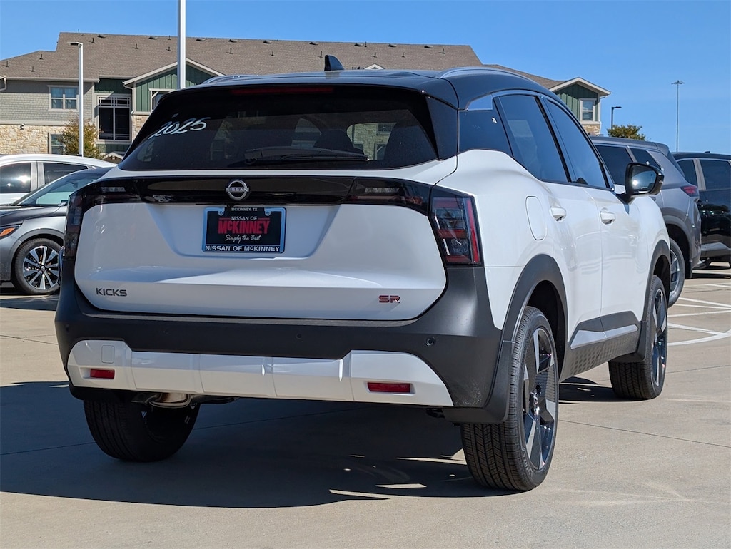 New 2026 Nissan Kicks SR SUV