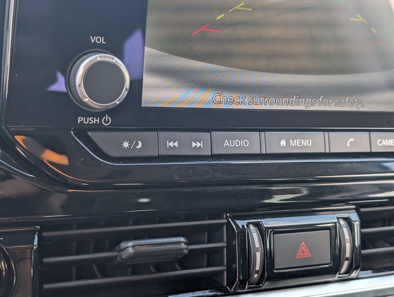 2025 Nissan Pathfinder SV - Photo 15