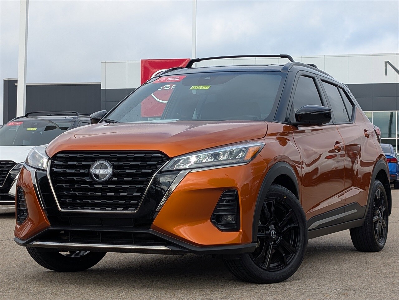 2024 Nissan Kicks SR photo 2