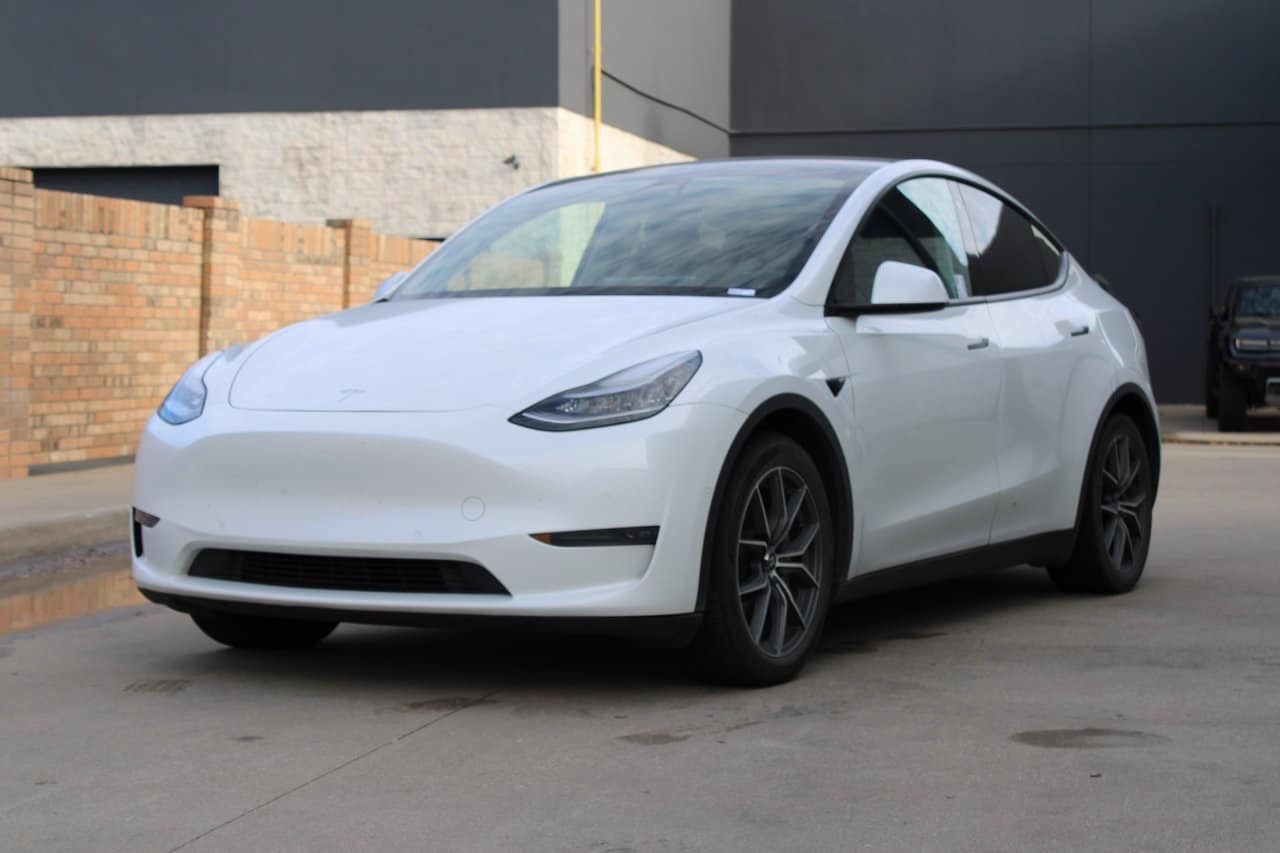 Used 2021 Tesla Model Y Long Range with VIN 5YJYGDEE3MF082243 for sale in McKinney, TX