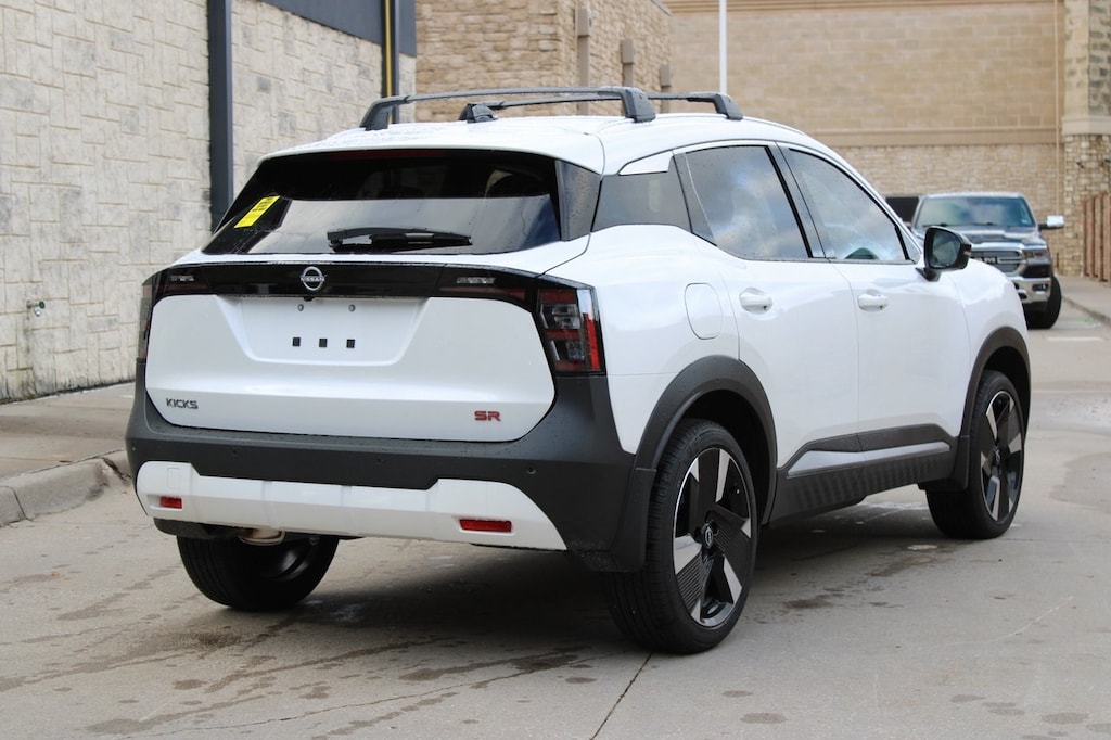 Used 2026 Nissan Kicks SR Premiuim w/Coldweatherpkg SUV