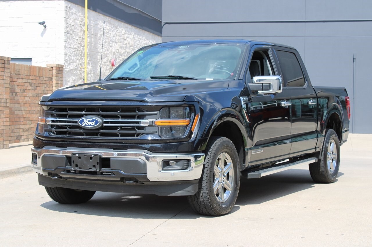 2024 Ford F-150 XLT photo 2