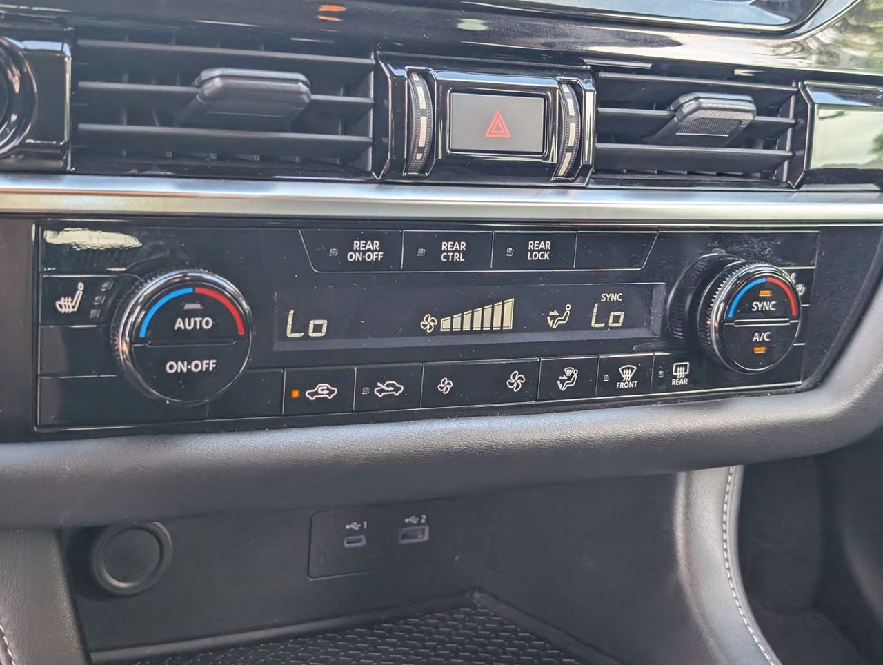 2025 Nissan Pathfinder SV - Photo 17