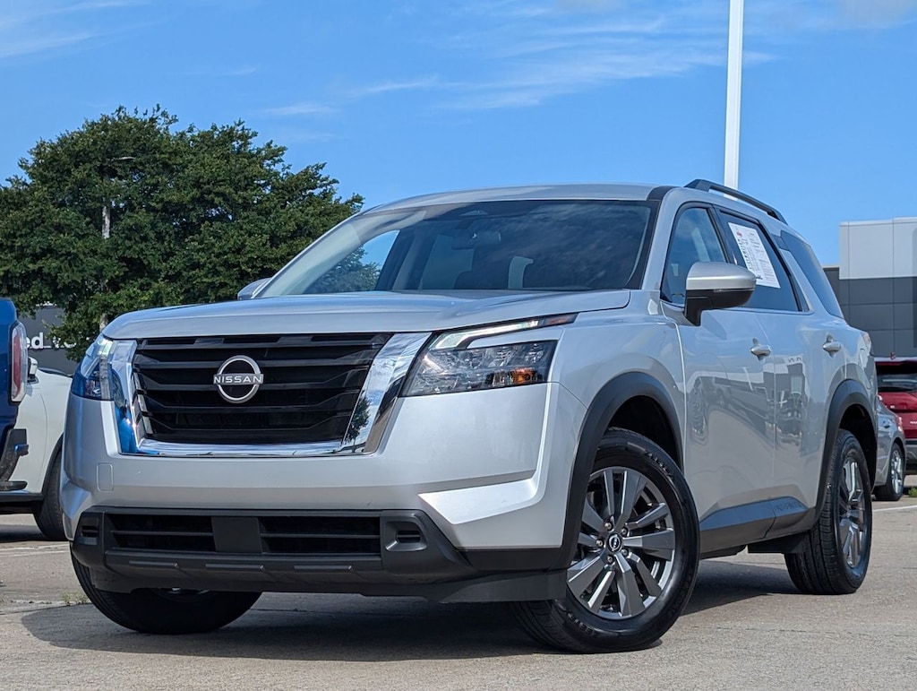 Used 2025 Nissan Pathfinder SV SUV