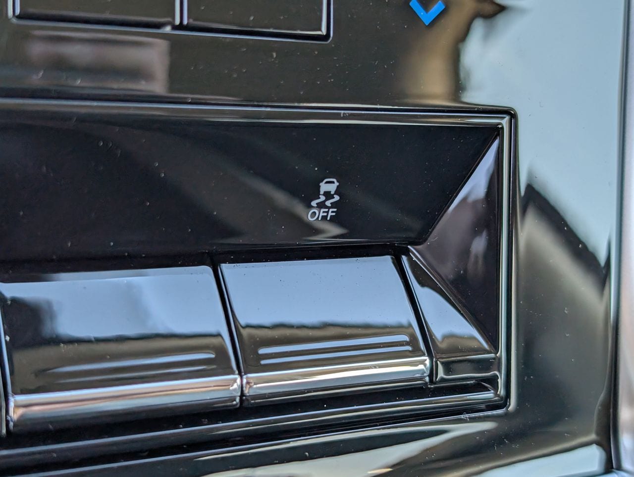 2026 Nissan Armada SV - Photo 16