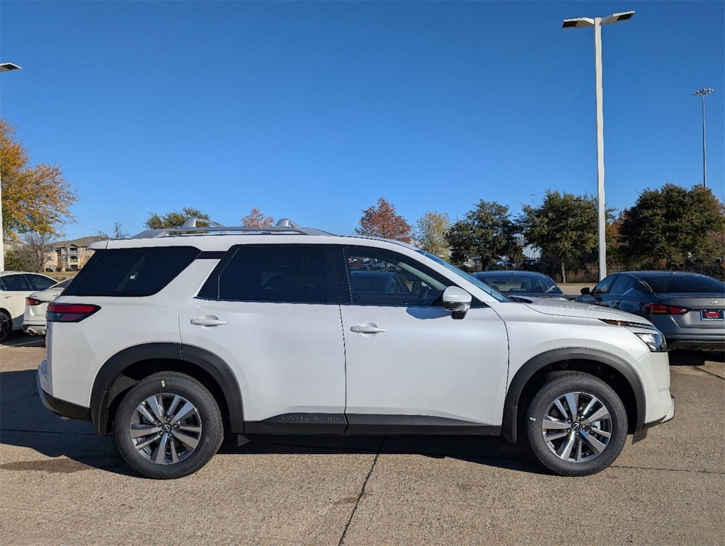 New 2025 Nissan Pathfinder SL For Sale in Dallas TX SC206061 Dallas