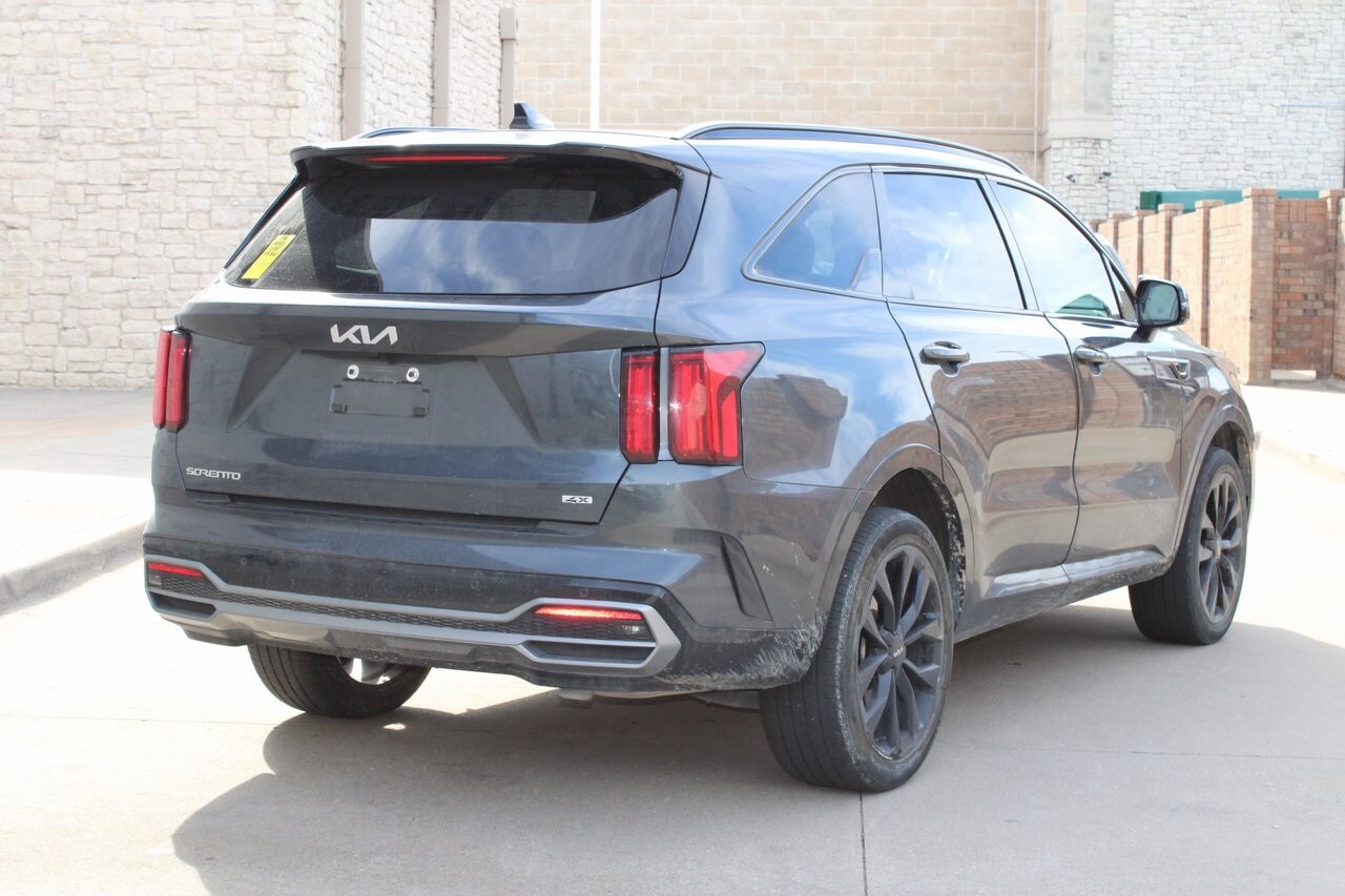 2023 Kia Sorento SX Prestige photo 2