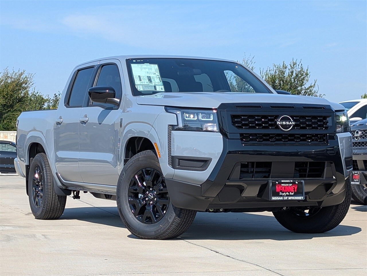 2026 Nissan Frontier photo 2