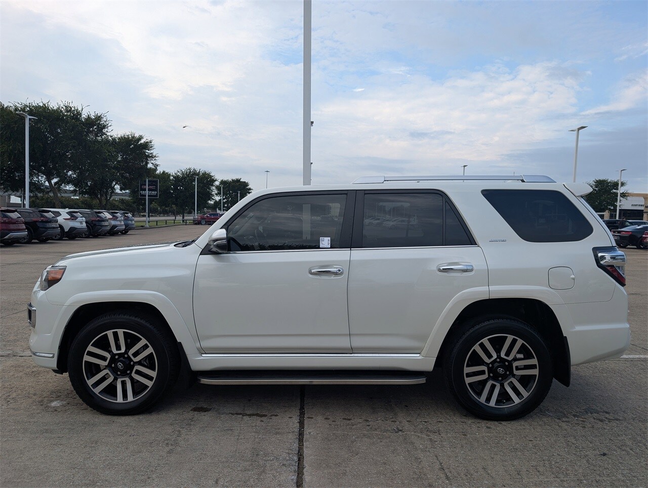 2023 Toyota 4Runner Limited photo 3