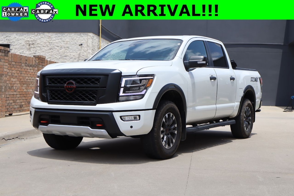 Used 2024 Nissan Titan PRO-4X w/Nav/Convp/Moonroofp/Utilityp Truck Crew Cab