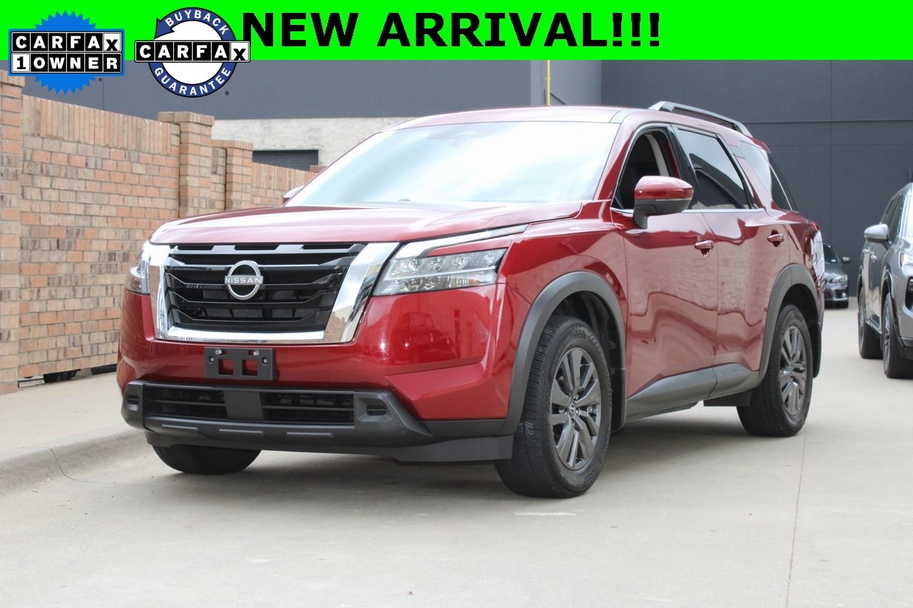 2022 Nissan Pathfinder SV