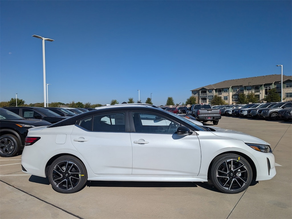 New 2025 Nissan Sentra SR Sedan