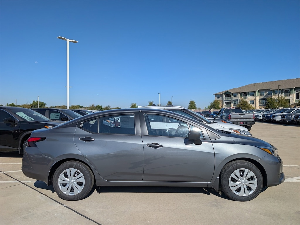 New 2025 Nissan Versa 1.6 S Sedan