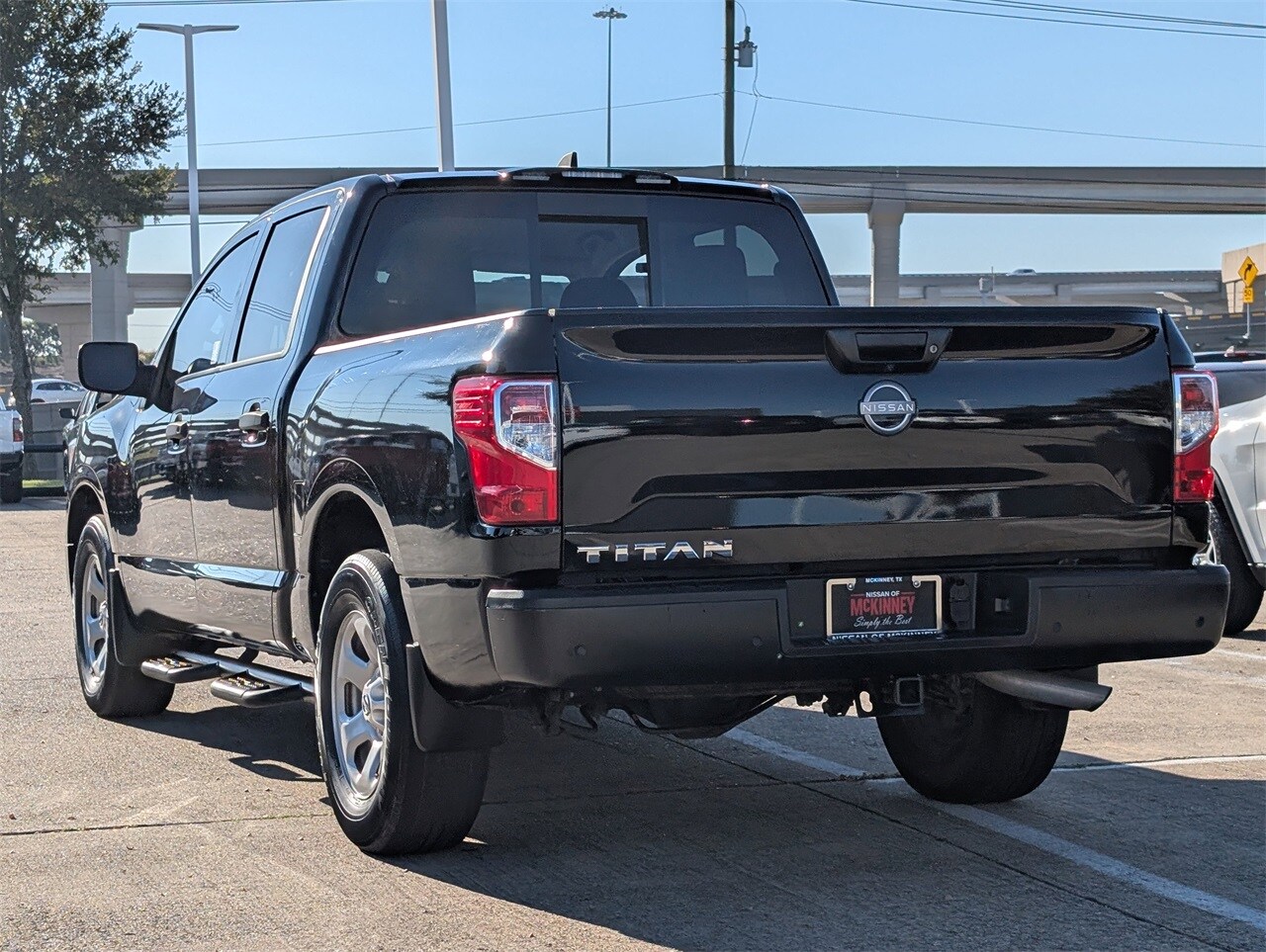 2023 Nissan Titan S photo 4