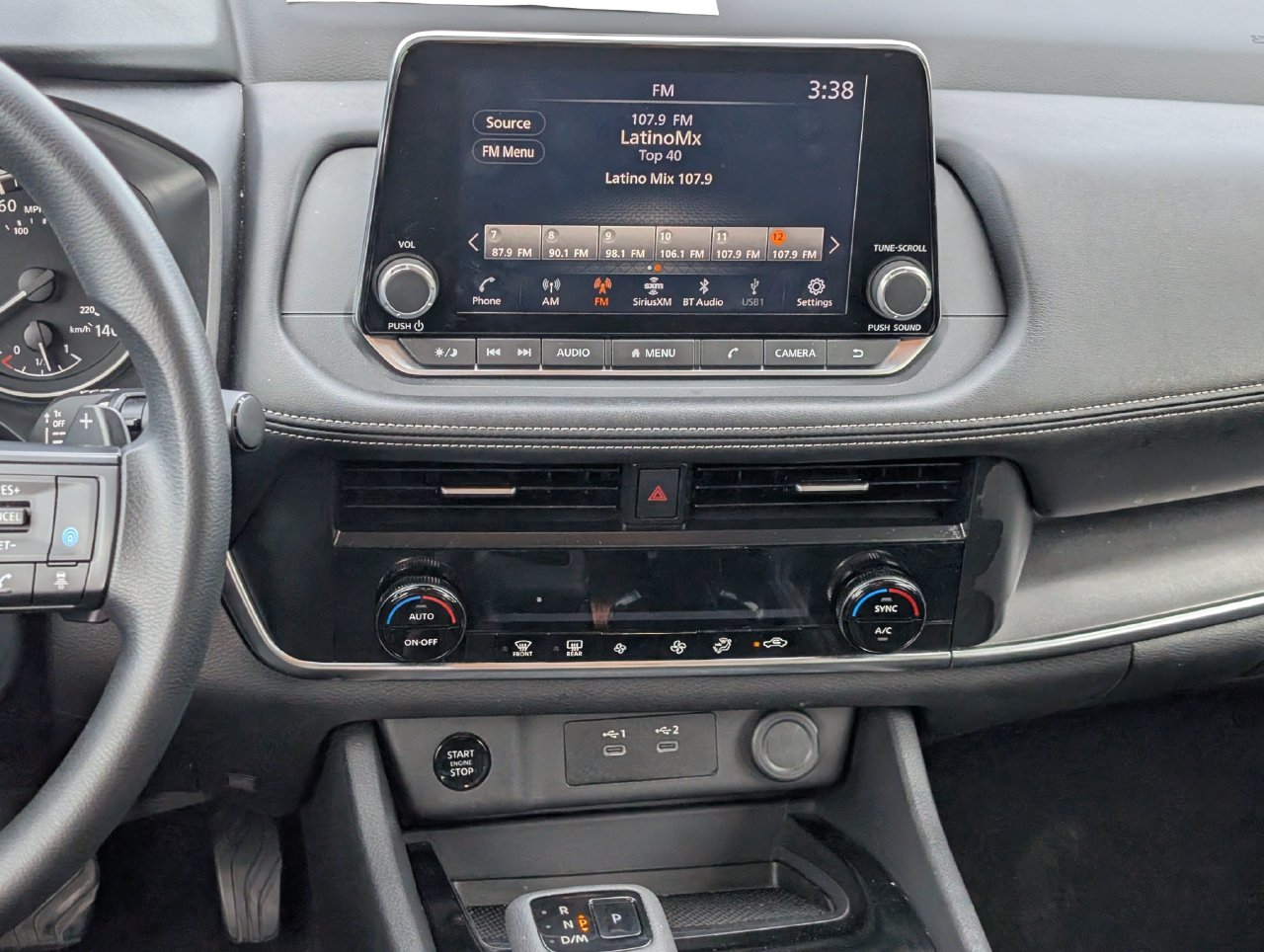 2024 Nissan Rogue SV thumbnail 12