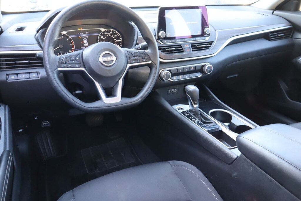 Used 2024 Nissan Altima 2.5 SV Sedan