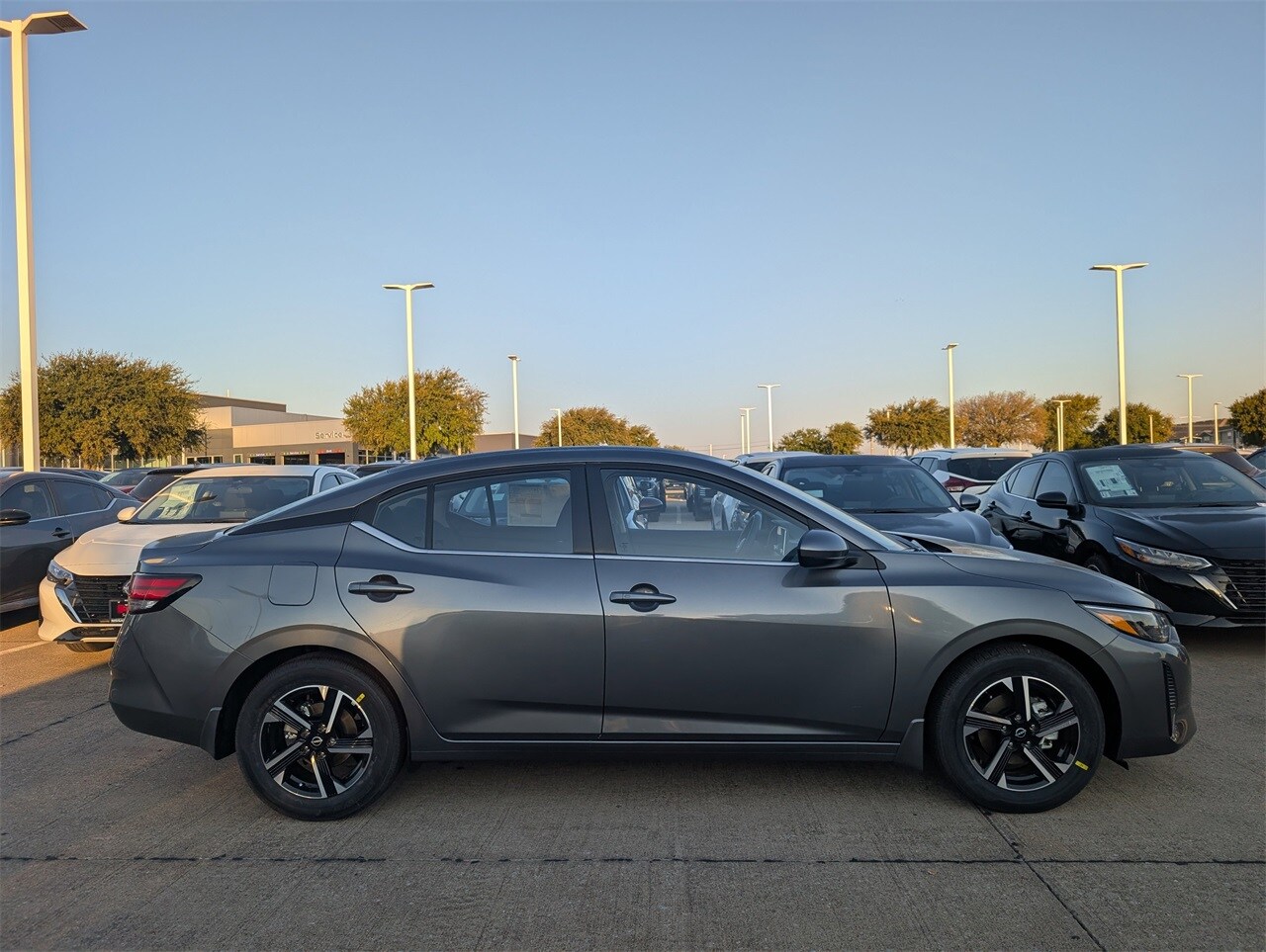 2025 Nissan Sentra SV photo 3