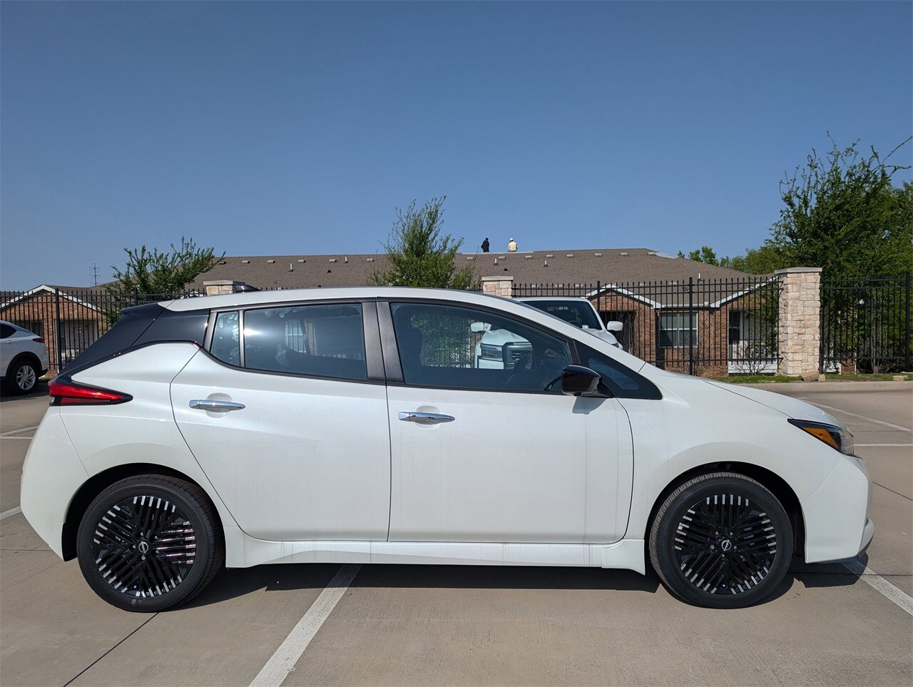 2025 Nissan Leaf SV Plus photo 3