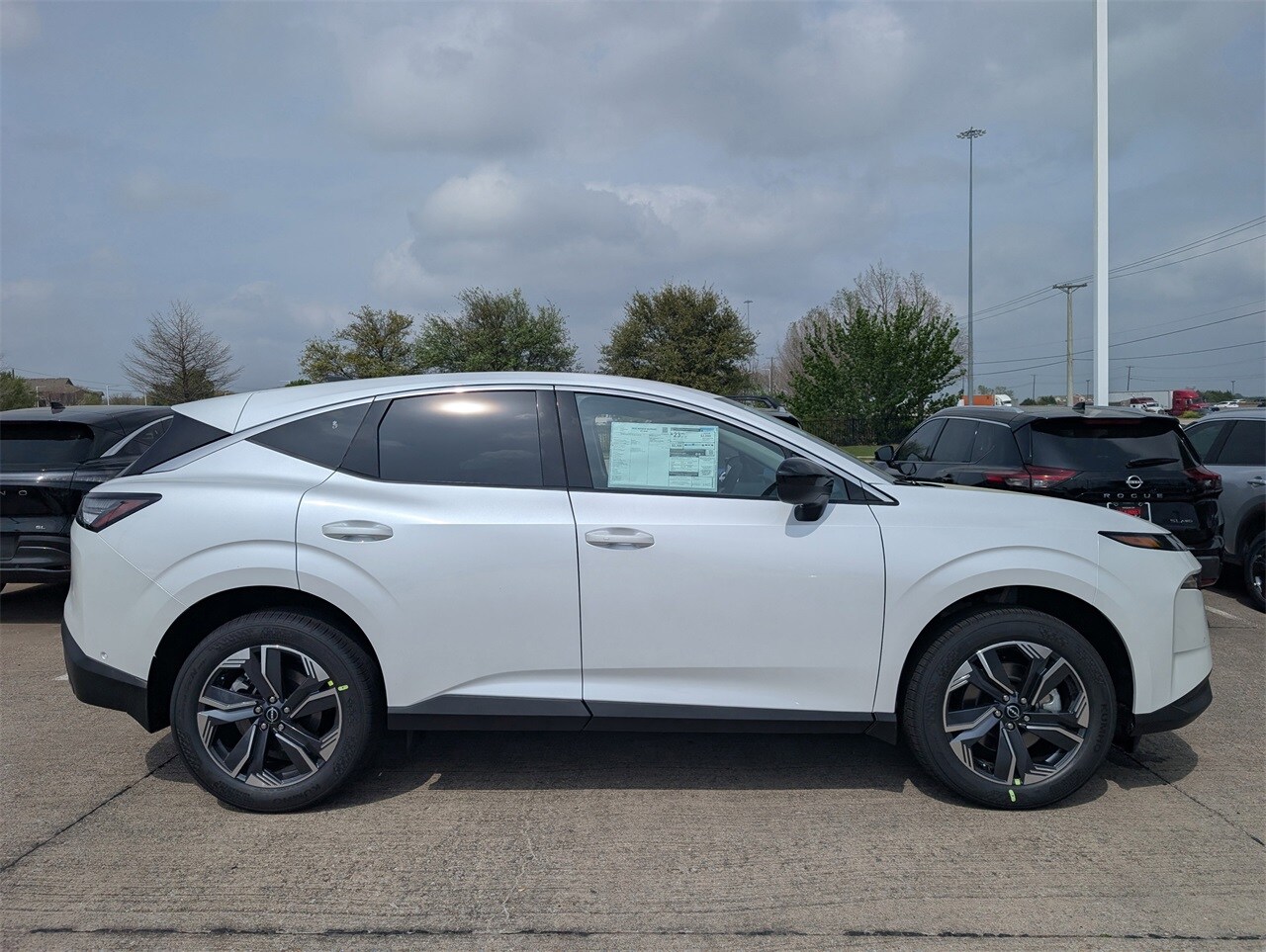 2025 Nissan Murano SV photo 3