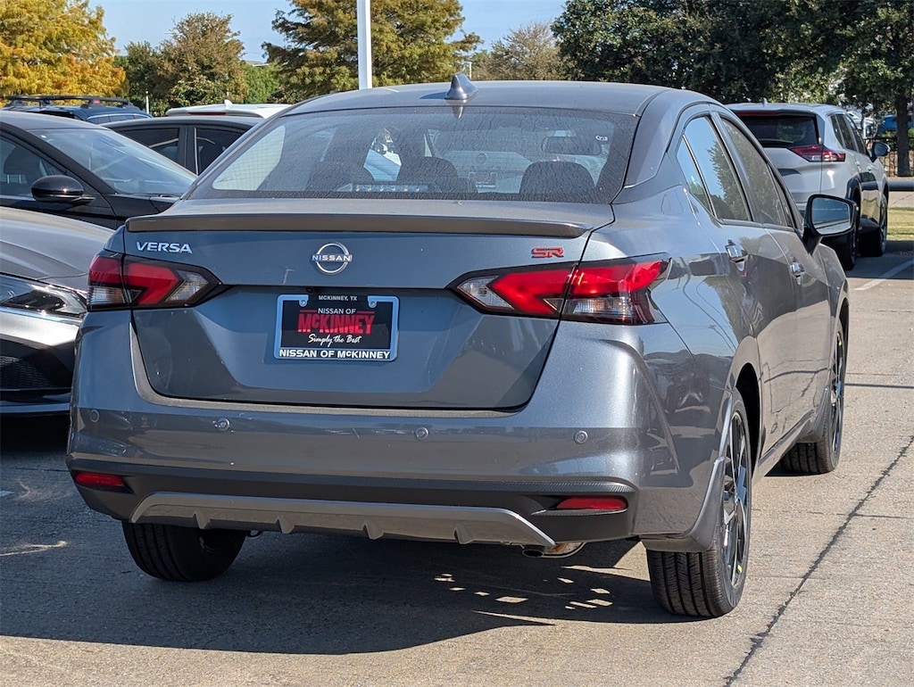 New 2025 Nissan Versa 1.6 SR Sedan