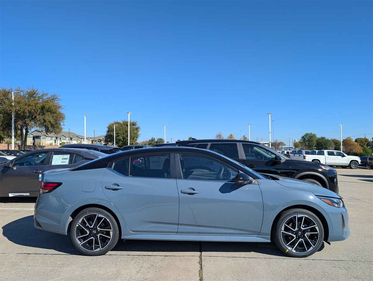 2025 Nissan Sentra SR photo 3